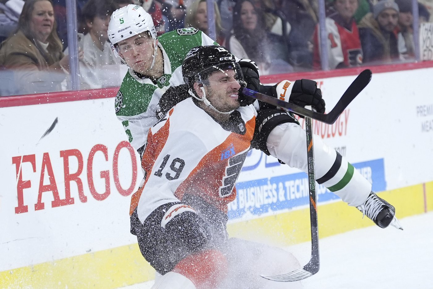 DeSmith stops 27 shots to lead Stars to 6th straight win, 4-1 over Flyers | iNFOnews.ca DeSmith stops 27 shots to lead Stars to 6th straight win, 4-1 over Flyers | iNFOnews.ca
