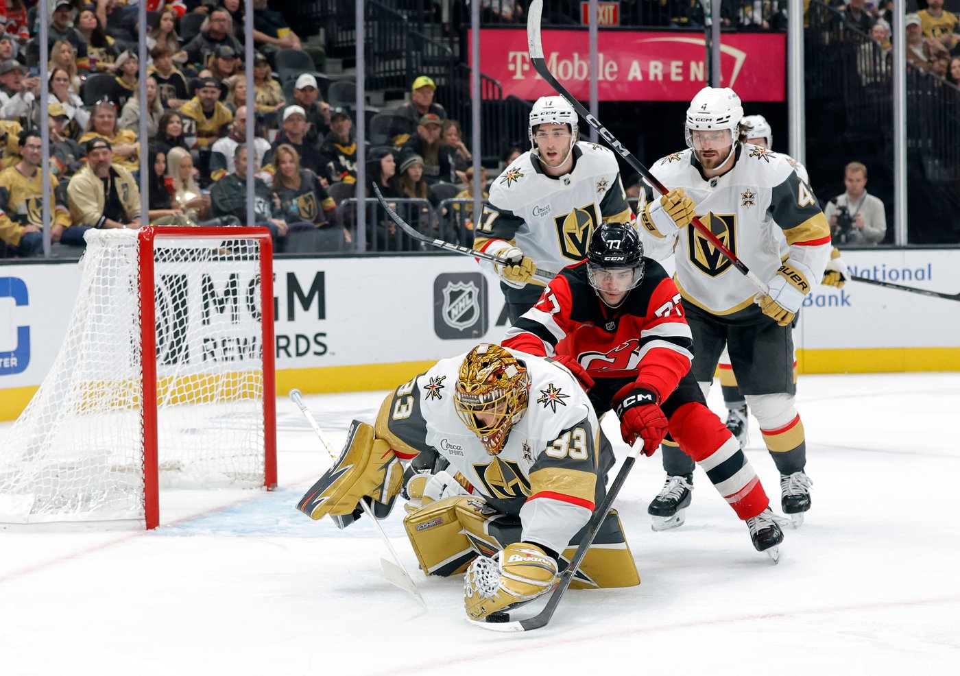 Hellebuyck stops 19 shots in 5-2 victory over Golden Knights, wins 2nd straight since joining Devils | iNFOnews.ca