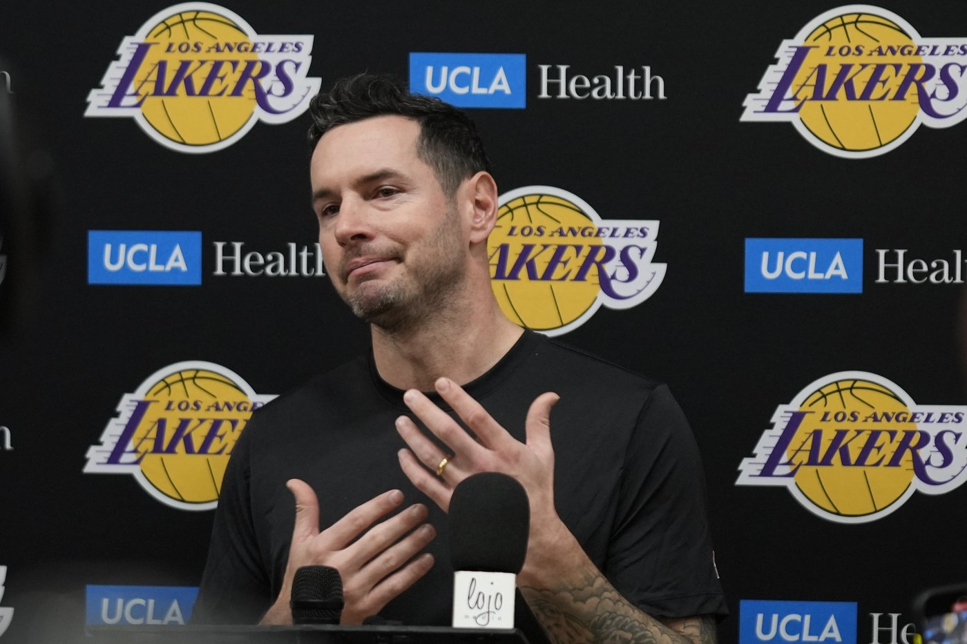 Lakers coach JJ Redick confirms his family's home was lost in the Pacific Palisades fire | iNFOnews.ca Lakers coach JJ Redick confirms his family's home was lost in the Pacific Palisades fire | iNFOnews.ca