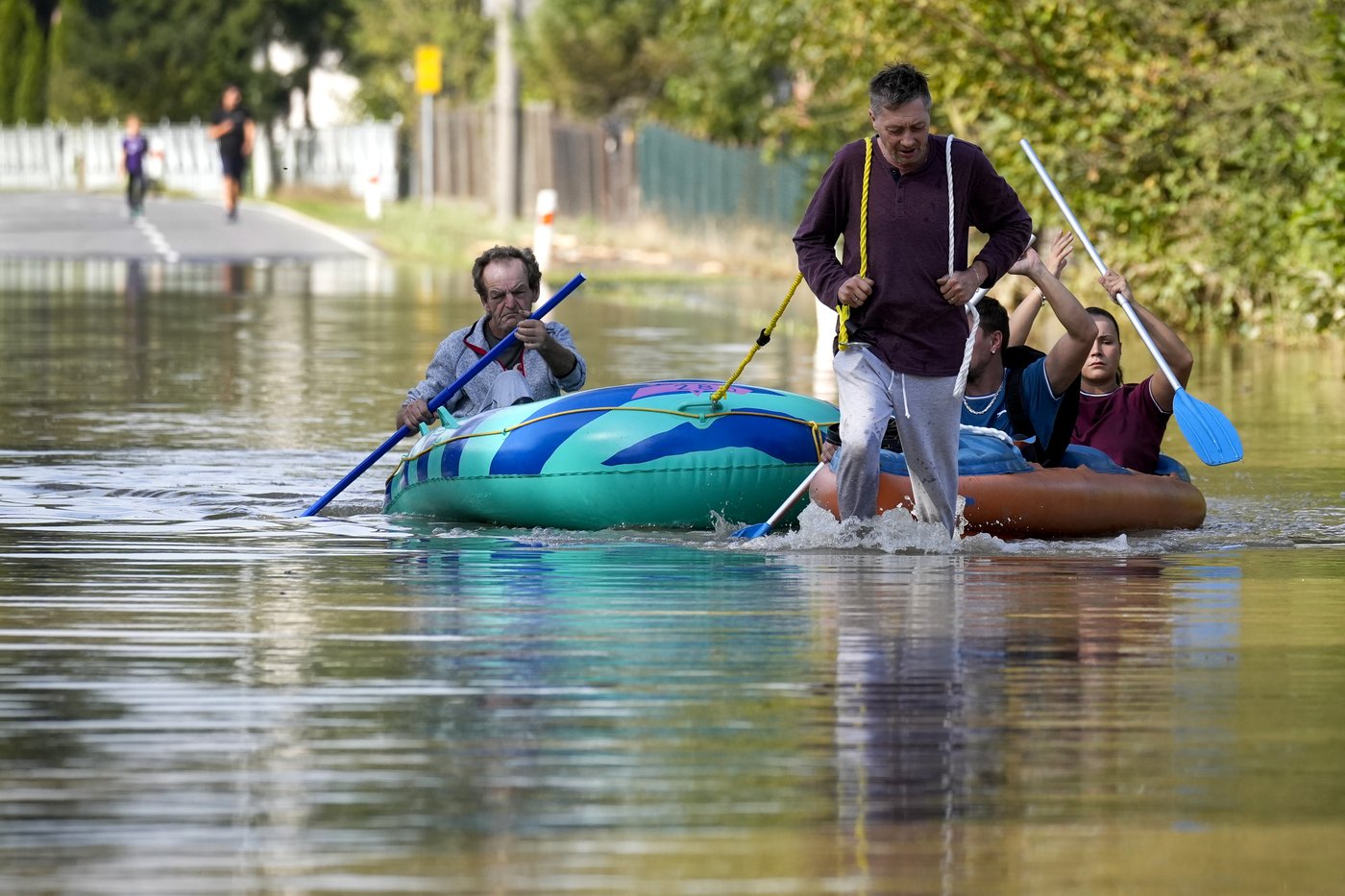 Rising rivers threaten southern Poland as flooding recedes elsewhere in Central Europe | iNFOnews.ca Rising rivers threaten southern Poland as flooding recedes elsewhere in Central Europe | iNFOnews.ca