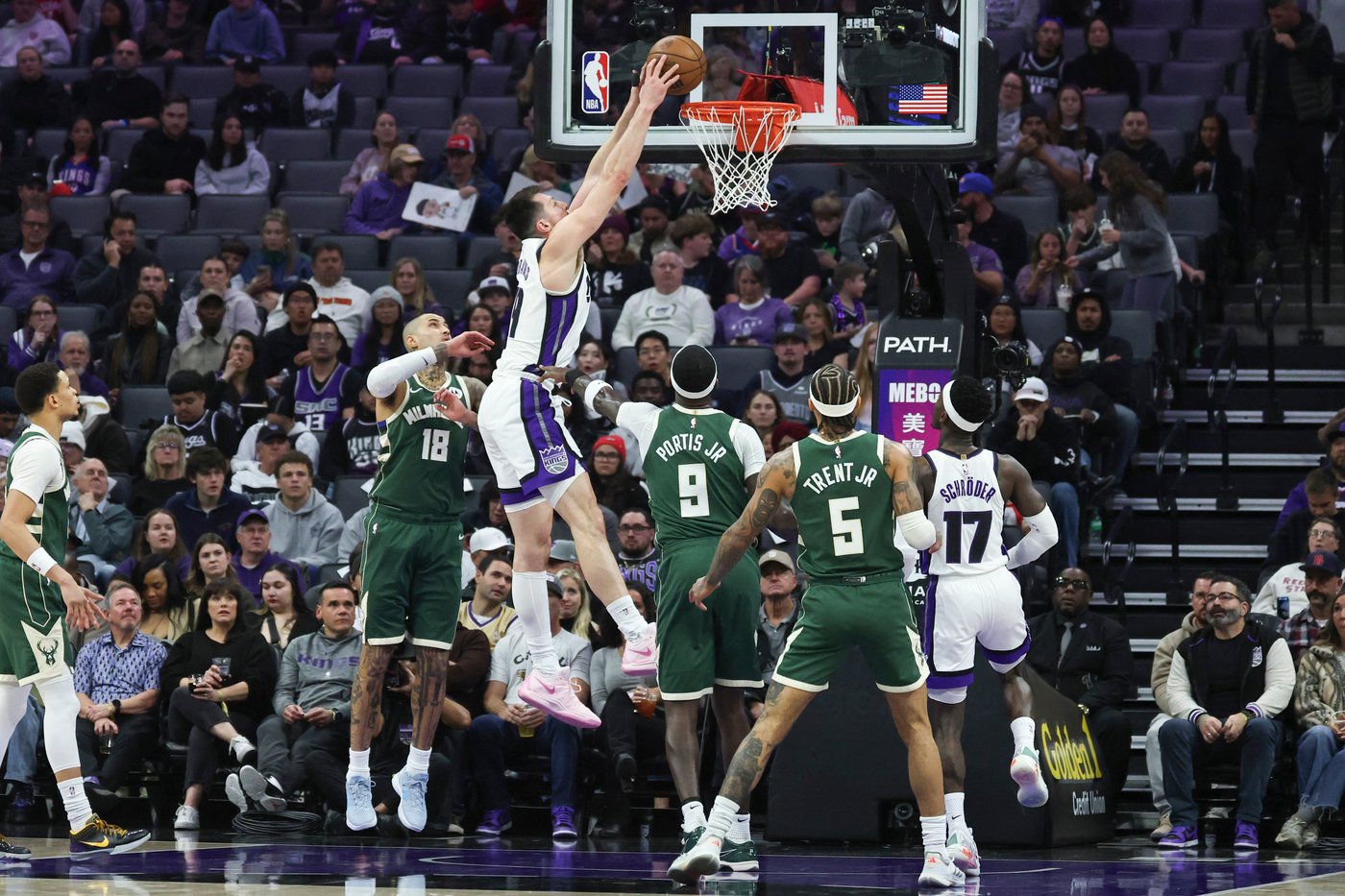 Antetokounmpo scores 37 in Bucks' 115-98 victory over Kings | iNFOnews.ca Antetokounmpo scores 37 in Bucks' 115-98 victory over Kings | iNFOnews.ca