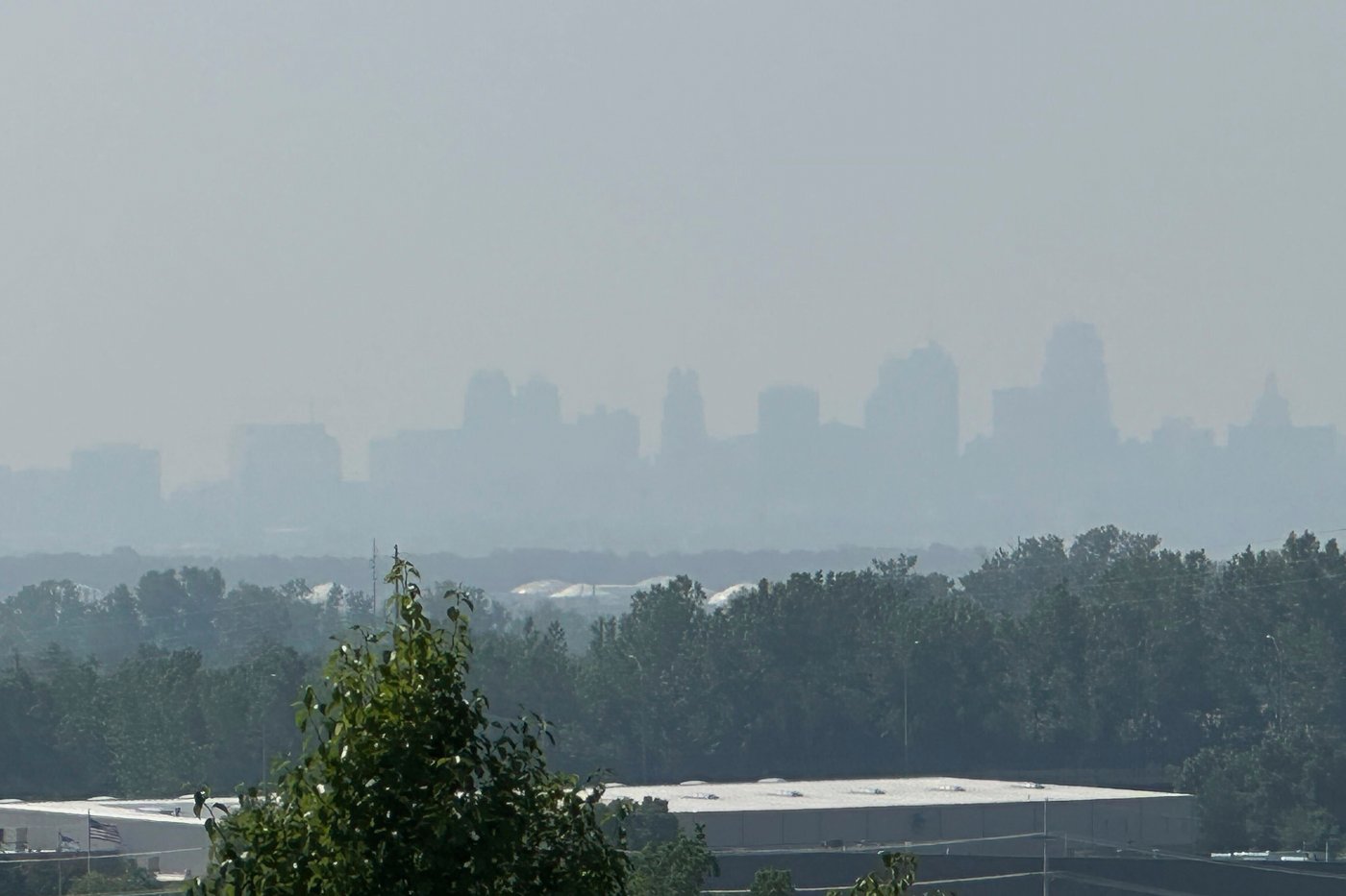 Air quality worsens in eastern US as Canadian wildfire smoke hangs over Midwest | iNFOnews.ca