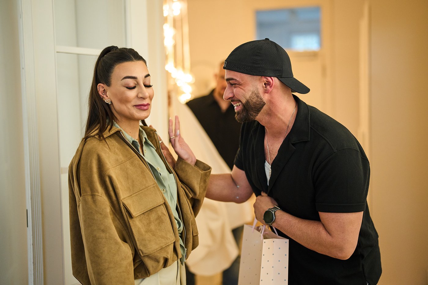 Gay Muslim influencer hosts inclusive Ramadan meal and calls for acceptance across faiths | iNFOnews.ca Gay Muslim influencer hosts inclusive Ramadan meal and calls for acceptance across faiths | iNFOnews.ca