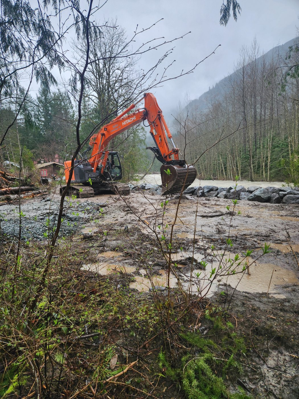 Residents in B.C.'s Fraser Valley 'more hopeful' of escaping flooding after rains | iNFOnews.ca Residents in B.C.'s Fraser Valley 'more hopeful' of escaping flooding after rains | iNFOnews.ca