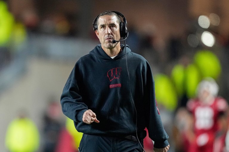 Wisconsin's Luke Fickell doesn't get his customary annual extension. AD says it was the coach's call | iNFOnews.ca