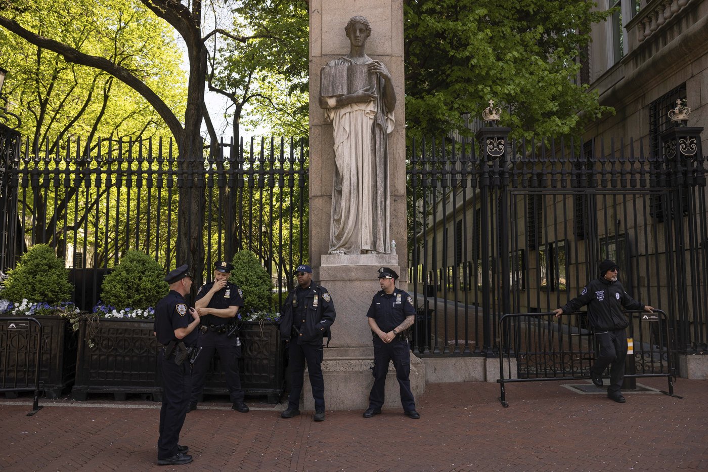 Under pressure from Trump, Columbia plans its next move with other colleges watching closely | iNFOnews.ca