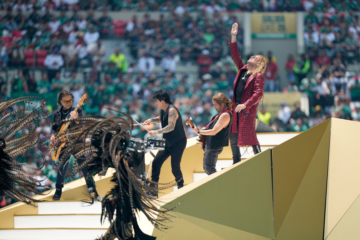 Shakira, Andrea Bocelli and Salma Hayek kick-start the World Cup at opening ceremony in Mexico City | iNFOnews.ca Shakira, Andrea Bocelli and Salma Hayek kick-start the World Cup at opening ceremony in Mexico City | iNFOnews.ca