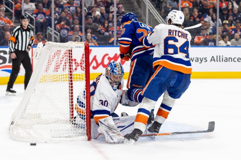 Sorokin enjoys 'outstanding' performance with NHL-leading fifth shutout vs. Oilers | iNFOnews.ca