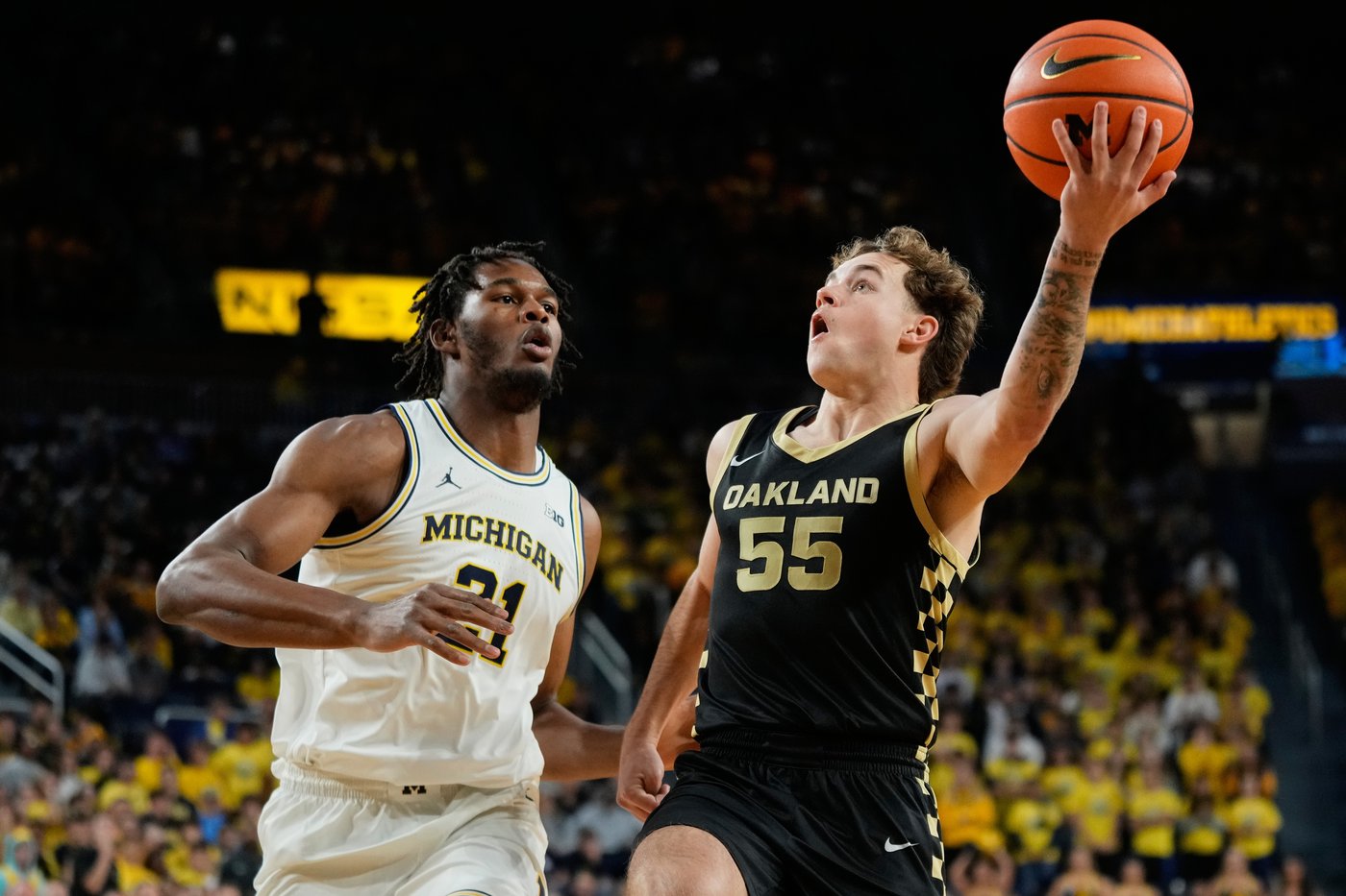 No. 7 Michigan scores school-record 69 points in 1st half, finishes with 121-78 win over Oakland | iNFOnews.ca No. 7 Michigan scores school-record 69 points in 1st half, finishes with 121-78 win over Oakland | iNFOnews.ca