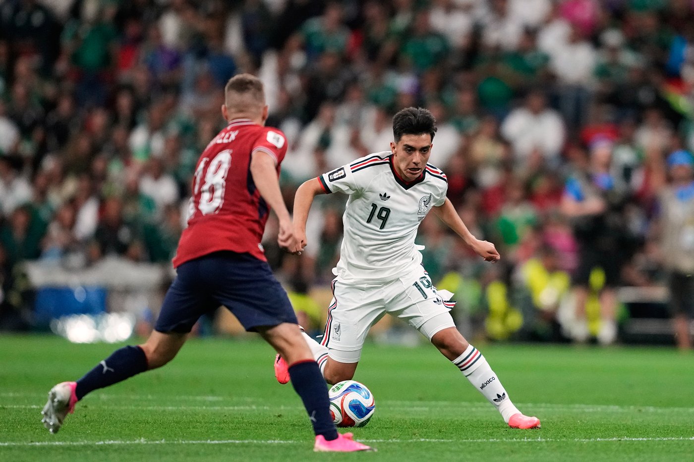 Gilberto Mora becomes the youngest to start in a World Cup for Mexico at age 17 | iNFOnews.ca