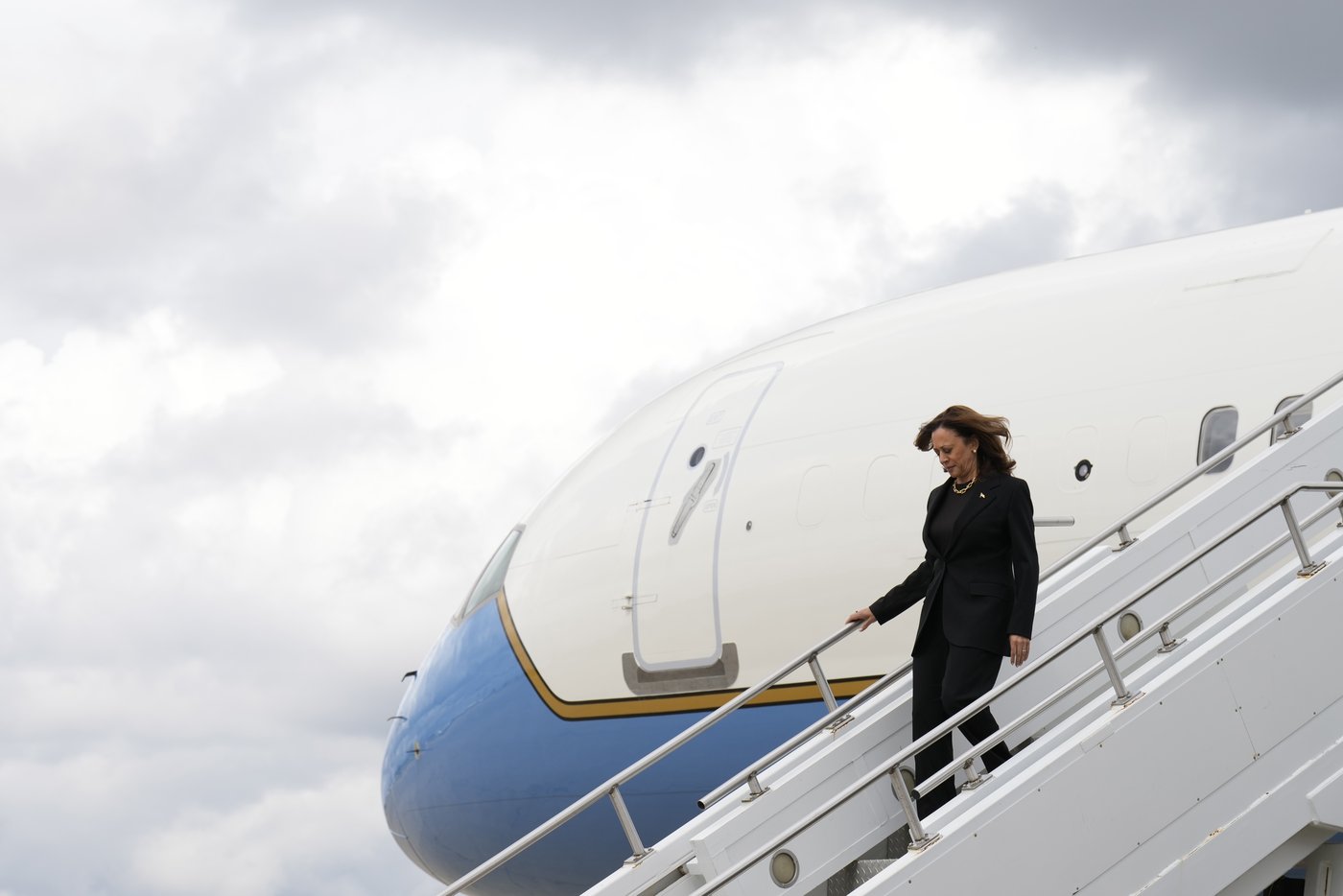 The Secret Service is investigating a report that an agent groped a Harris staff member | iNFOnews.ca