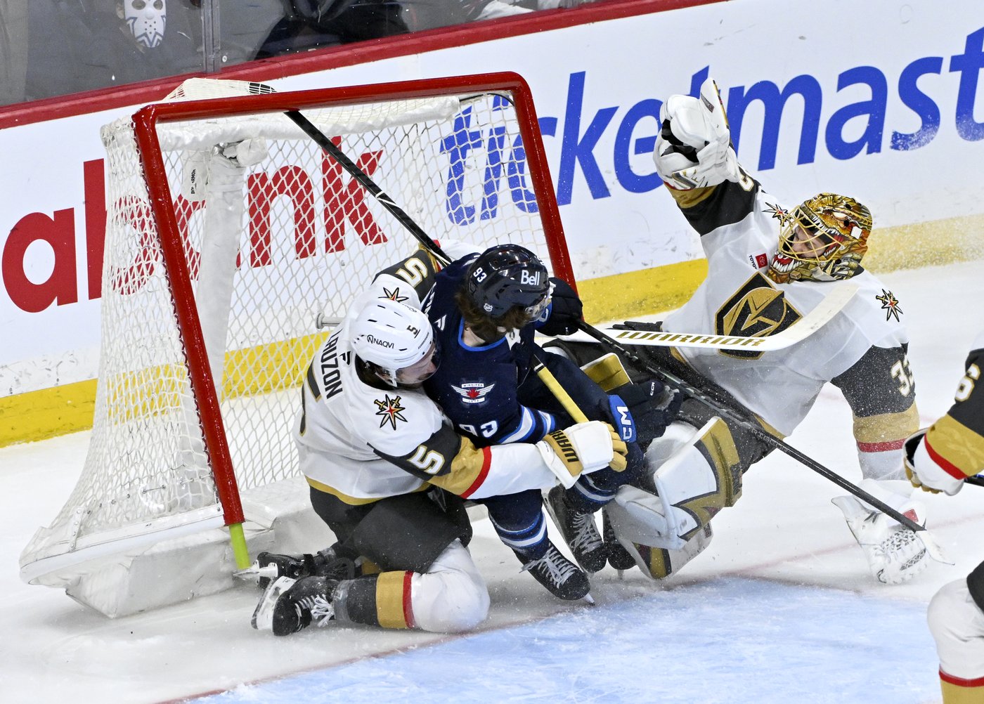 Jets' Scheifele leads by example in fight to make playoffs | iNFOnews.ca