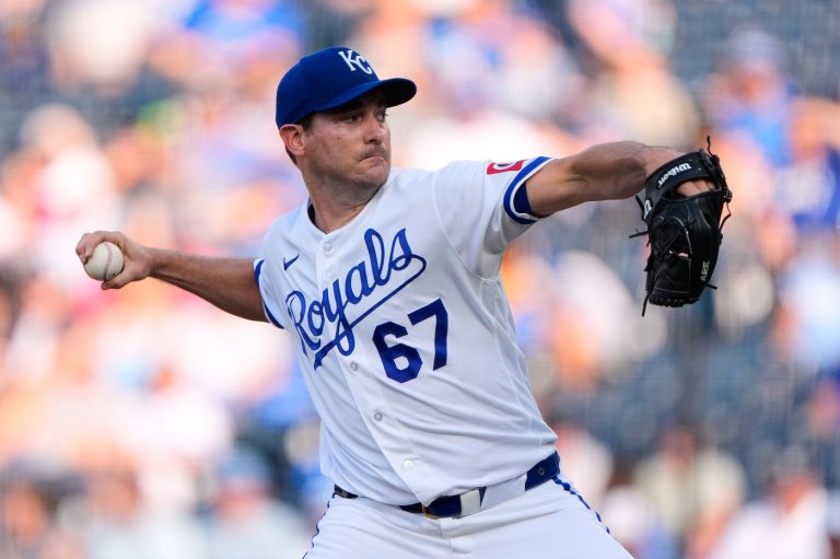 Royals' Seth Lugo leaves game after taking line drive to the head | iNFOnews.ca