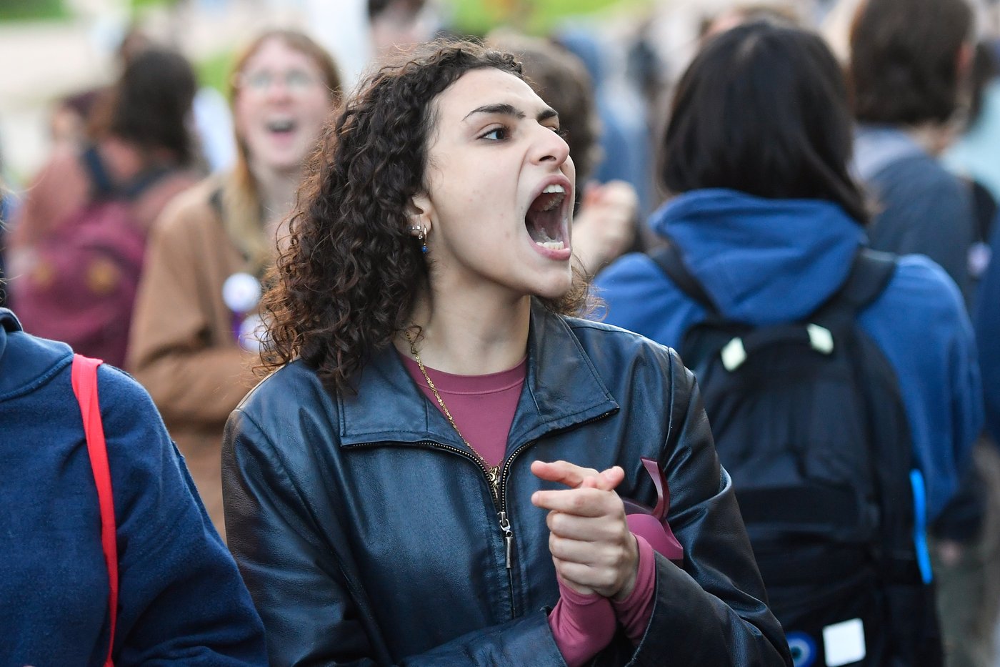 Students turn on Cornell's president over the school's handling of gang rape allegations | iNFOnews.ca Students turn on Cornell's president over the school's handling of gang rape allegations | iNFOnews.ca