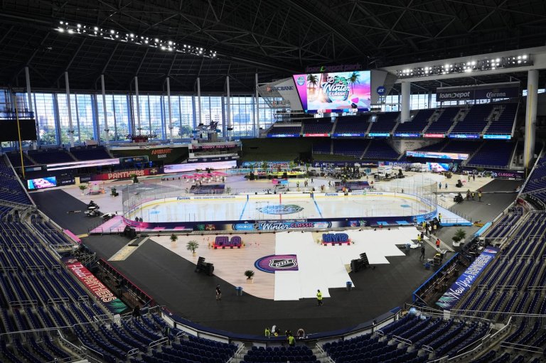 Outdoor hockey. In Miami. It's finally going to happen on Friday, when Panthers play Rangers | iNFOnews.ca