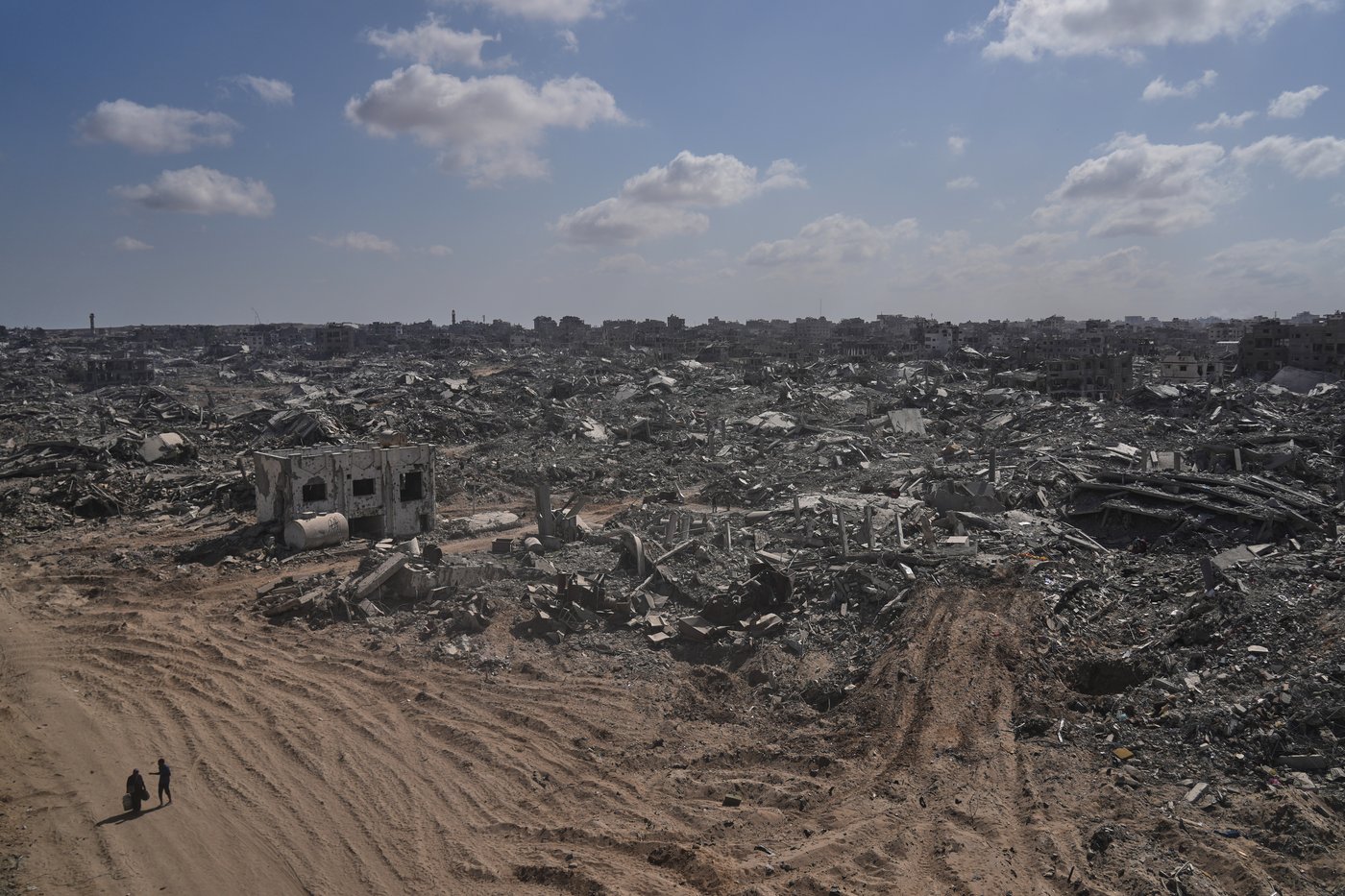 Returning to ruins: Photos of Palestinian families going home | iNFOnews.ca