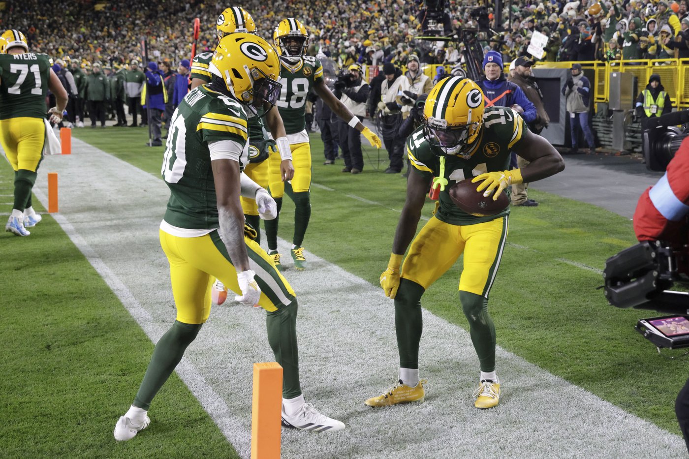 Love connects with Reed on 2 TDs as Packers use fast start to beat Dolphins 30-17 | iNFOnews.ca Love connects with Reed on 2 TDs as Packers use fast start to beat Dolphins 30-17 | iNFOnews.ca