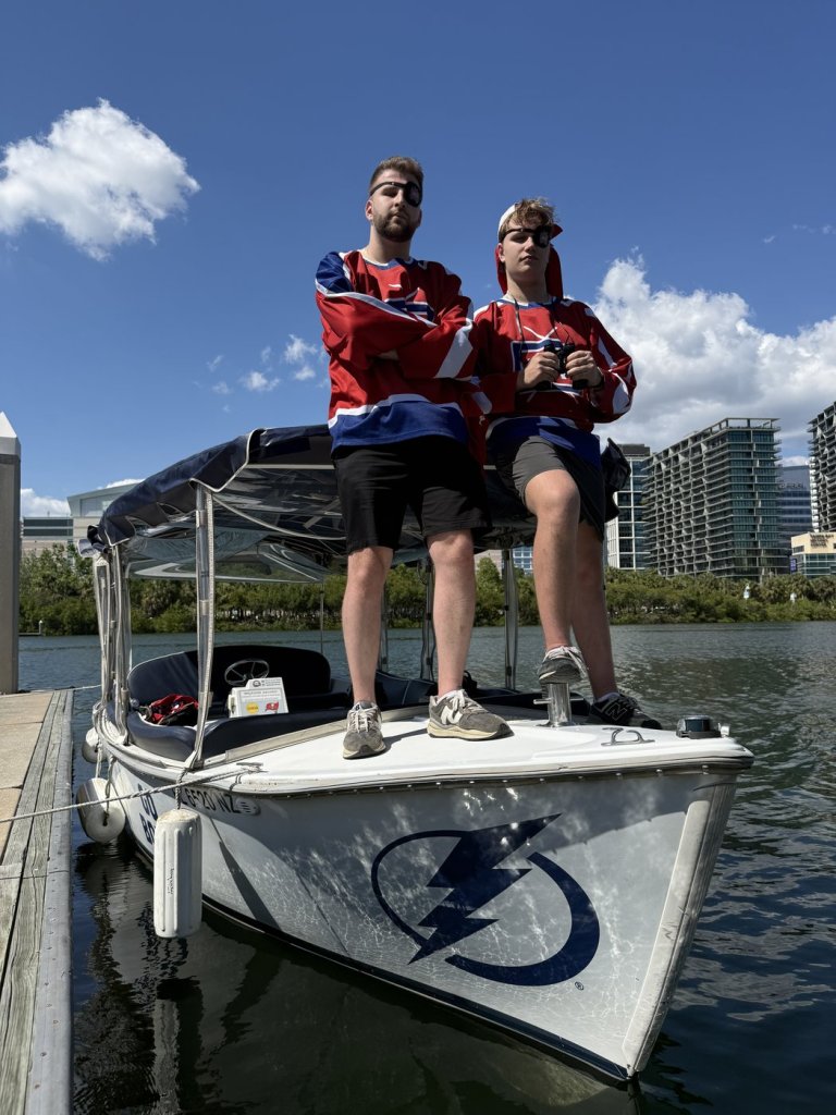 Canadiens superfans attempt red-towel takeover in Tampa for playoff opener | iNFOnews.ca
