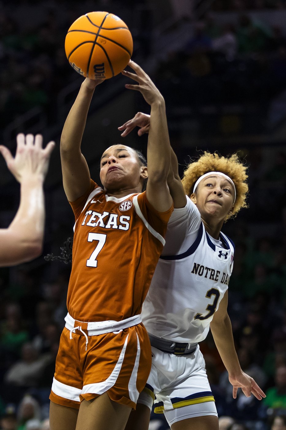 Hidalgo scores 30 as No. 10 Notre Dame women beat No. 4 Texas 80-70 in OT | iNFOnews.ca