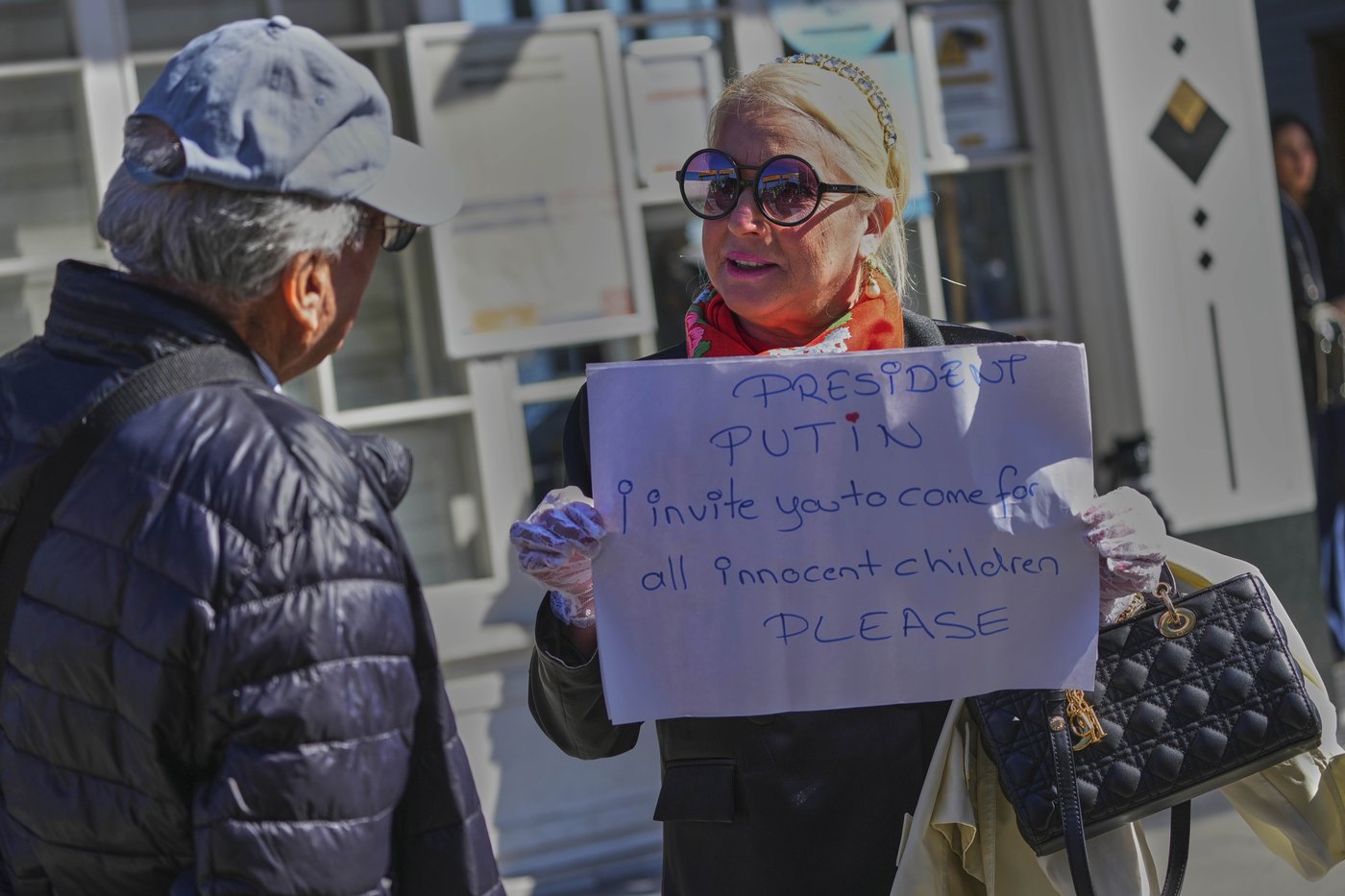 Putin spurns Zelenskyy meeting but lower-level Ukraine-Russia talks are still on | iNFOnews.ca