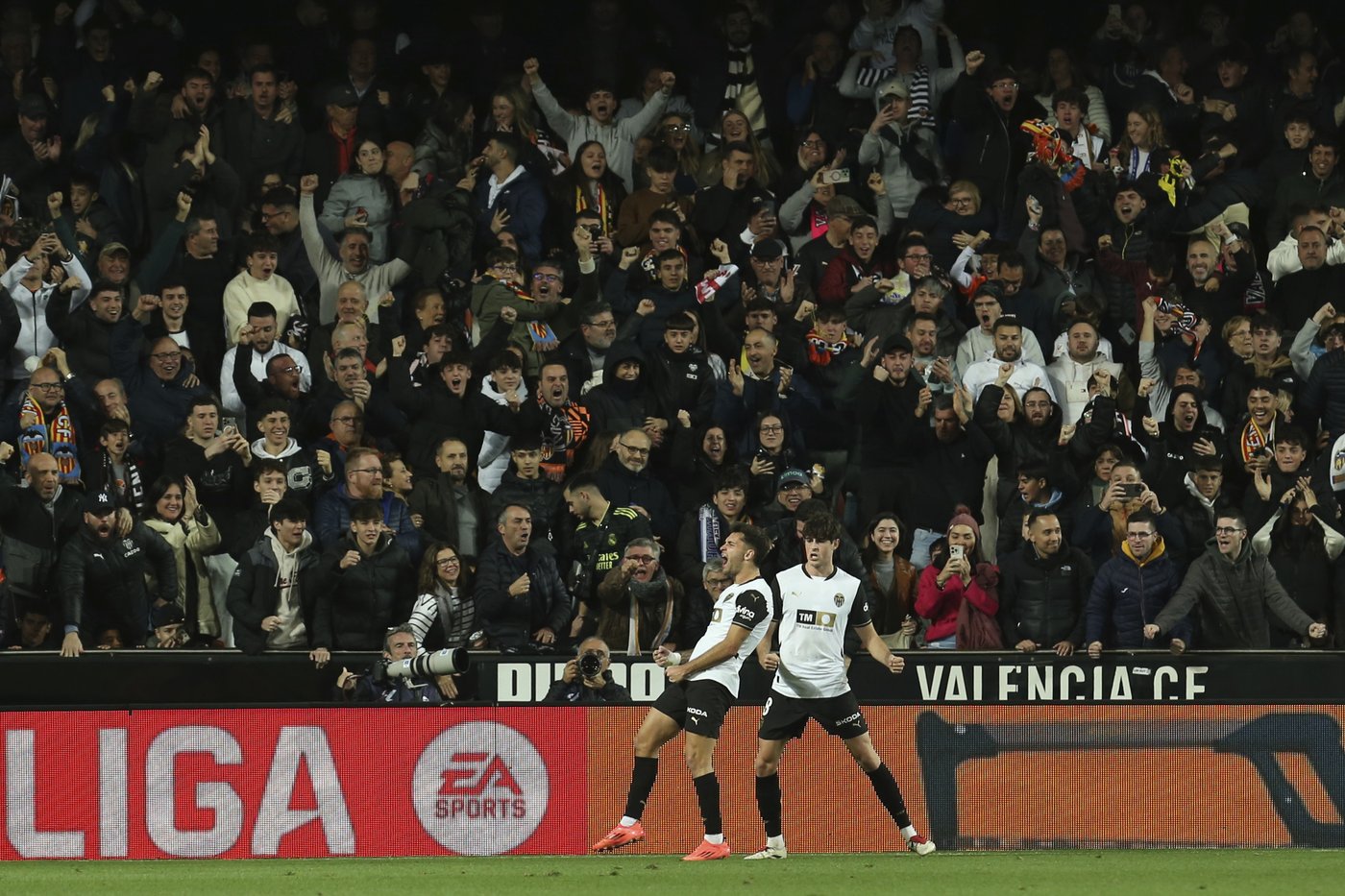 Bellingham's late goal gives 10-man Real Madrid comeback win at Valencia | iNFOnews.ca Bellingham's late goal gives 10-man Real Madrid comeback win at Valencia | iNFOnews.ca