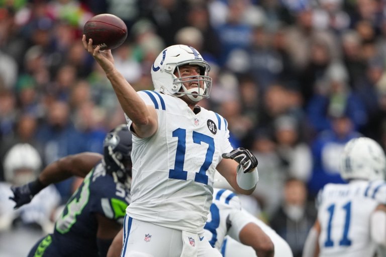 Philip Rivers throws first-half TD pass for Colts in 44-year-old's first start in nearly 5 years | iNFOnews.ca