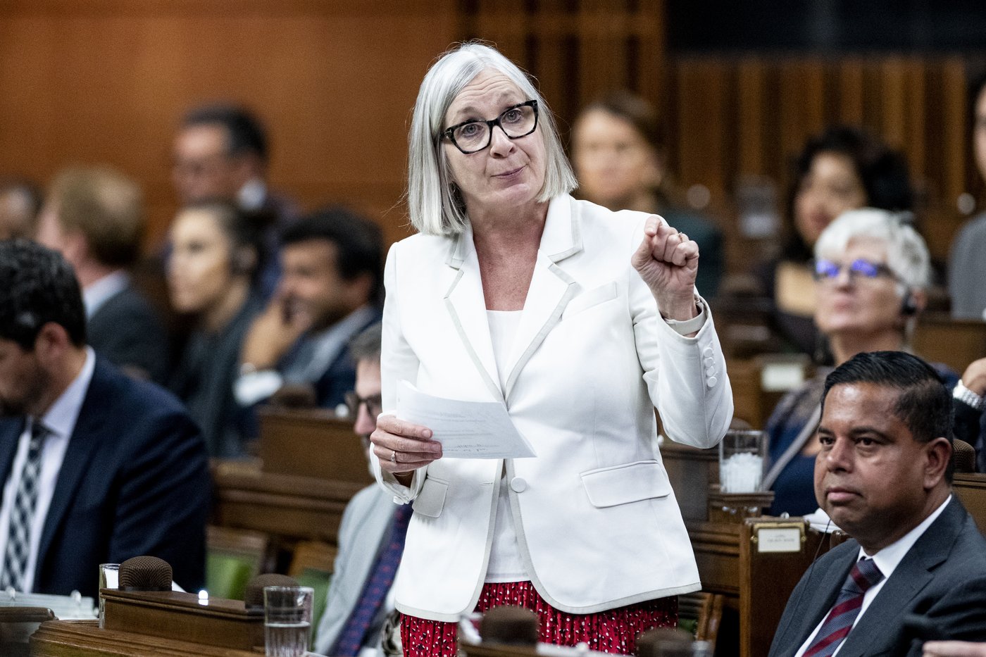 Jobs minister urges Canada Post to table new offer to striking union | iNFOnews.ca