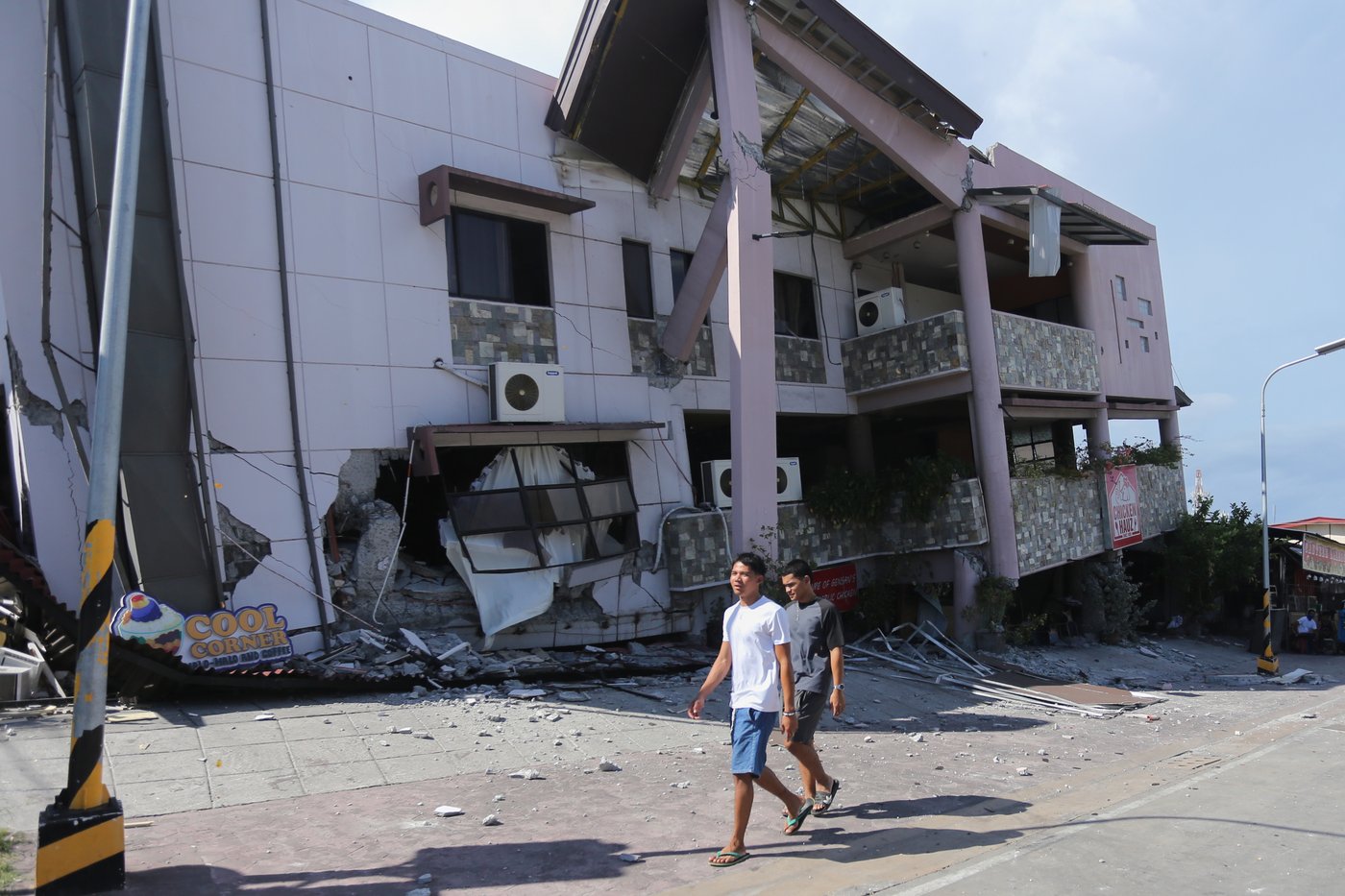 Photos show the aftermath of an earthquake in the southern Philippines | iNwheels