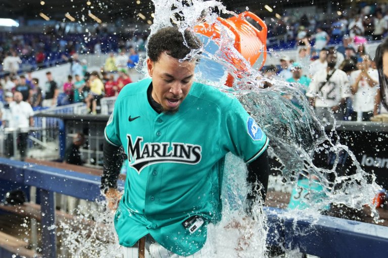 Hernández's walk-off grand slam against Williams gives Marlins 4-0 win, 3-game sweep of Mets | iNFOnews.ca