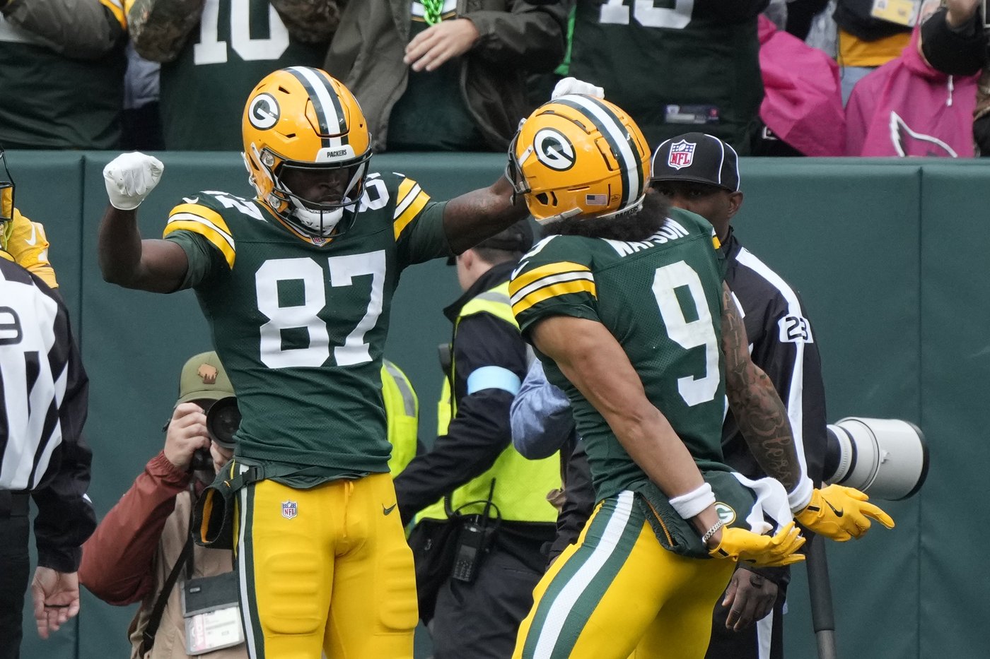 Doubs catches 2 TD passes in his return from a suspension to help Packers rout Cardinals 34-13 | iNFOnews.ca