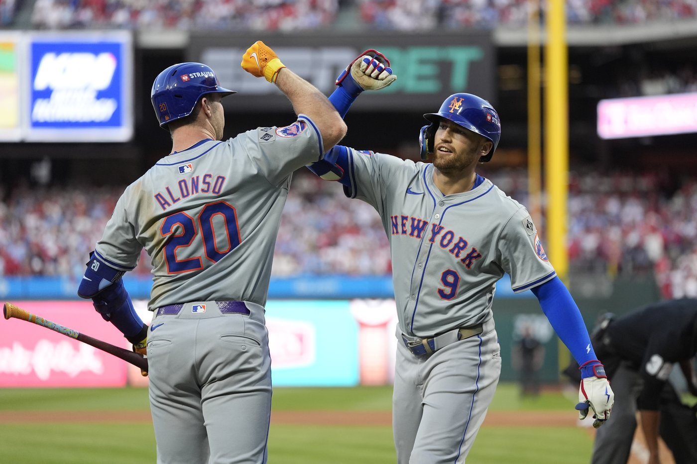 Castellanos wins Game 2 for Phillies with 9th-inning single, top Mets 7-6 | iNFOnews.ca Castellanos wins Game 2 for Phillies with 9th-inning single, top Mets 7-6 | iNFOnews.ca