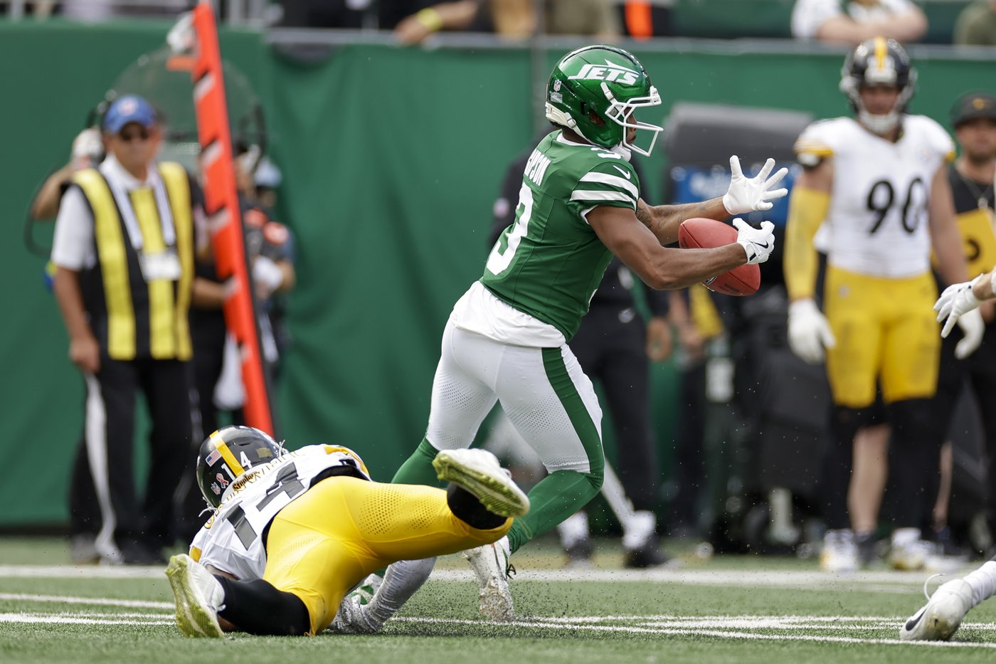 Jets cut wide receiver Xavier Gipson after his costly fumble in season-opening loss to Steelers | iNFOnews.ca Jets cut wide receiver Xavier Gipson after his costly fumble in season-opening loss to Steelers | iNFOnews.ca