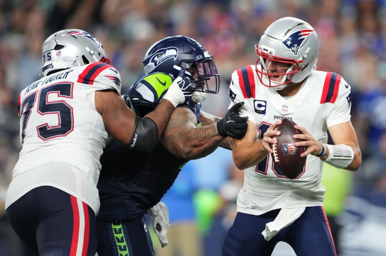 Drake Maye throws 3 INTs in the 4th quarter in another dud against the Seahawks | iNFOnews.ca