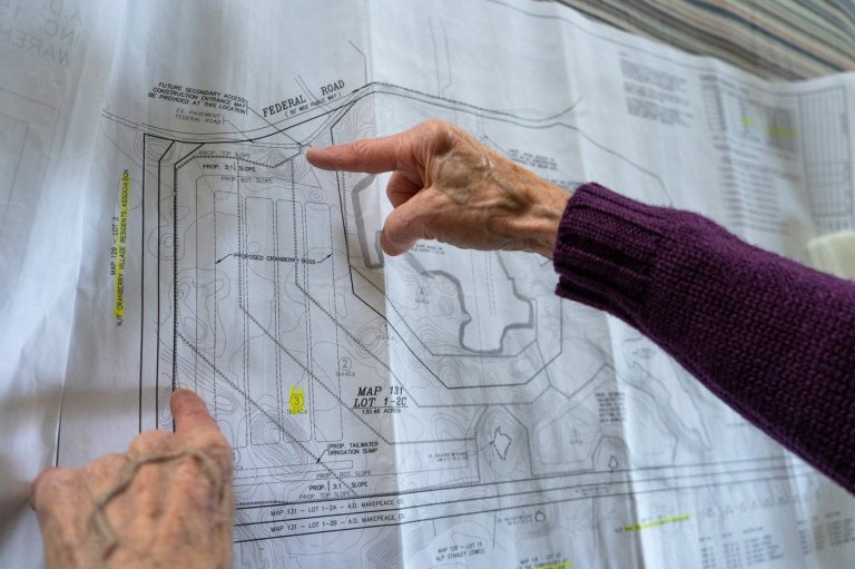 As waterfront homeowners stock up on sand, those living near sand excavation sites pay the price | iNFOnews.ca