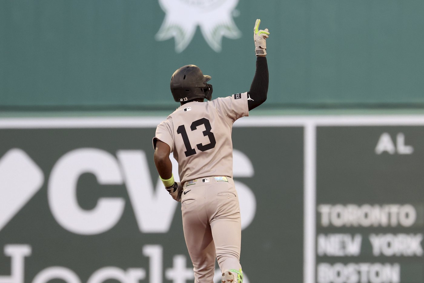 Max Fried helps the Yankees beat the Red Sox 5-3 to strengthen playoff position | iNFOnews.ca