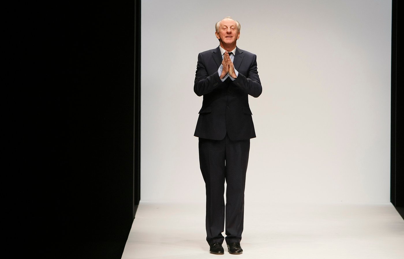 Paul Costelloe, Irish-American fashion designer for Princess Diana, dies at 80 | iNFOnews.ca