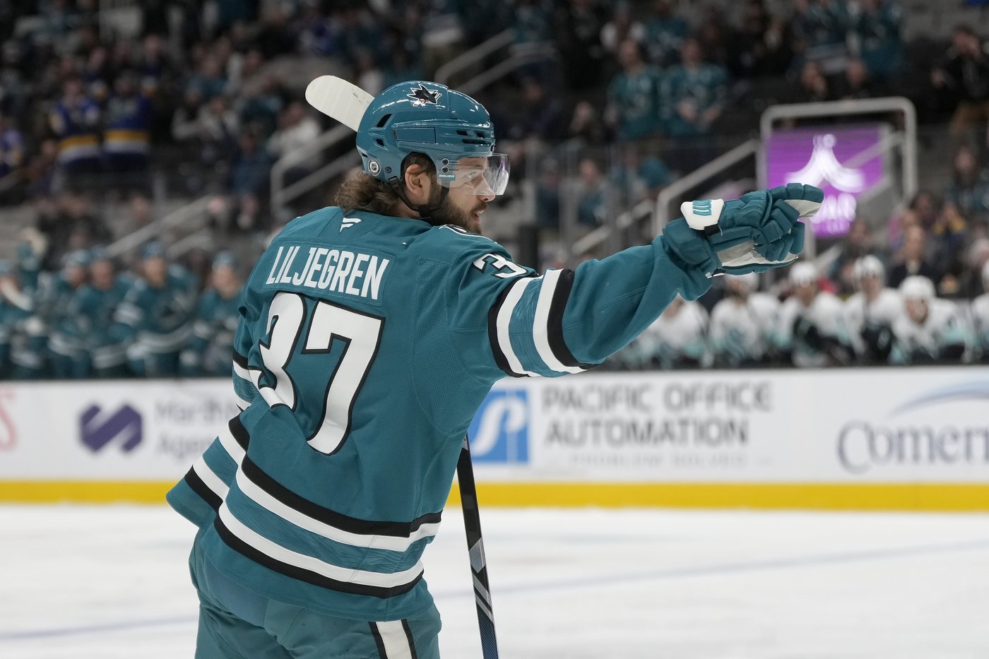 Klim Kostin's Gordie Howe hat trick helps Sharks beat Kraken 8-5 | iNFOnews.ca