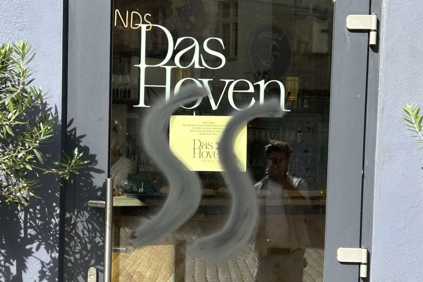 How an LGBTQ+ cafe's neon sign became a beacon for hate in Berlin | iNFOnews.ca How an LGBTQ+ cafe's neon sign became a beacon for hate in Berlin | iNFOnews.ca