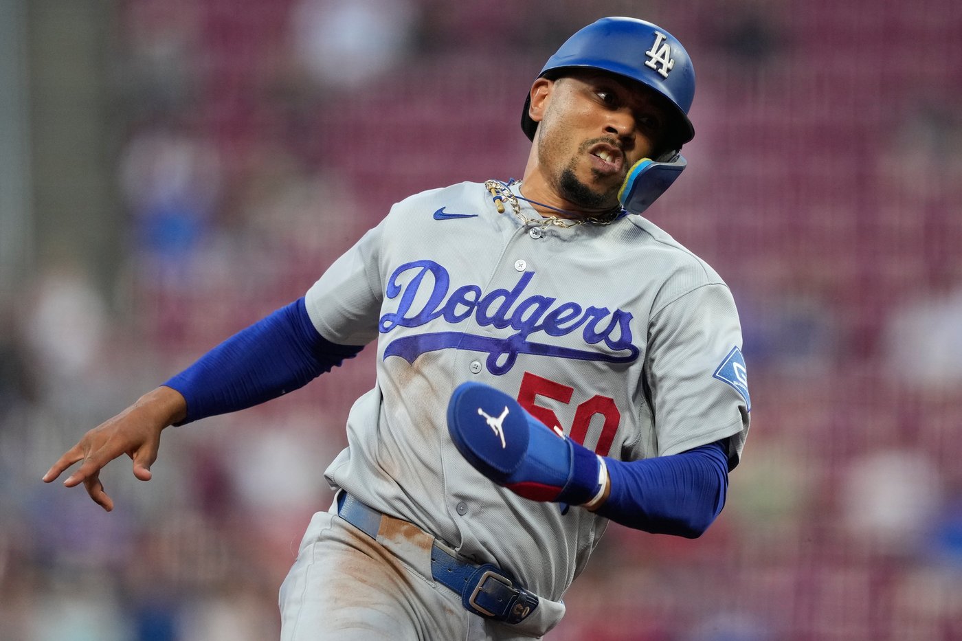 Elly De La Cruz hits 2-run HR, Reds beat Dodgers 6-2 to delay NL West title | iNFOnews.ca Elly De La Cruz hits 2-run HR, Reds beat Dodgers 6-2 to delay NL West title | iNFOnews.ca