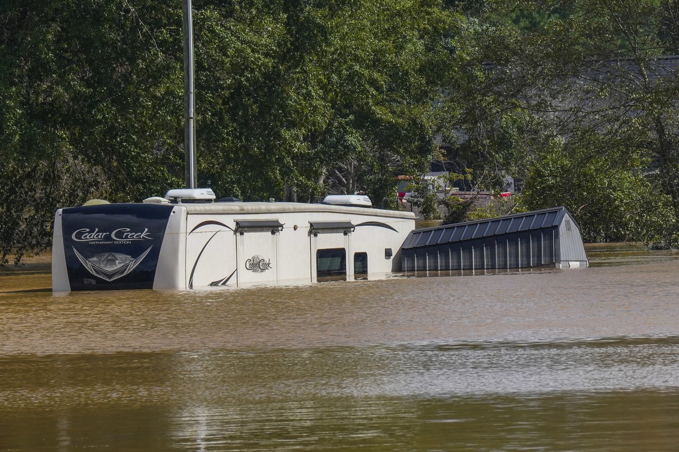 Death toll rises from Helene while supplies are rushed to North Carolina and Florida digs out | iNFOnews.ca