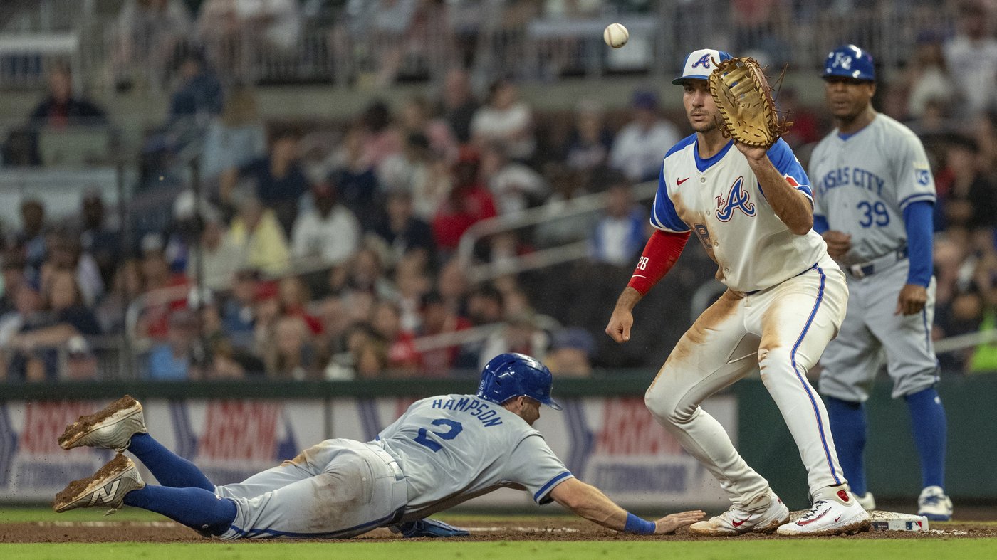D'Arnaud hits a walk-off homer as Braves keep up their playoff push with a 2-1 win over Royals | iNFOnews.ca D'Arnaud hits a walk-off homer as Braves keep up their playoff push with a 2-1 win over Royals | iNFOnews.ca