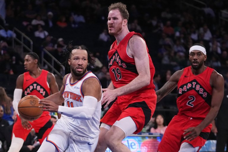 Raptors fall 122-120 to Knicks in NBA pre-season action | iNFOnews.ca