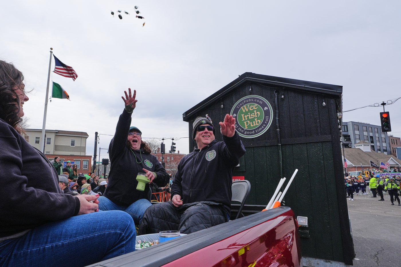 A fleet of festive pubs on wheels bring a taste of Ireland to New England | iNFOnews.ca