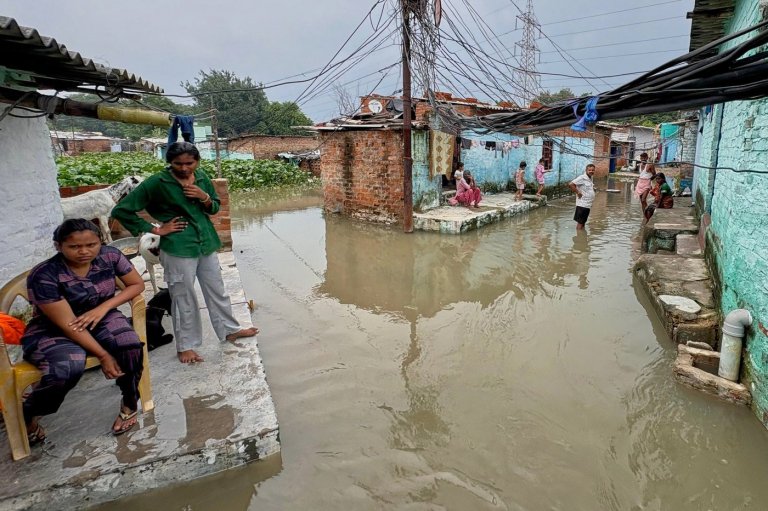 Heavy rain and flooding kill at least 62 in northern India | iNFOnews.ca