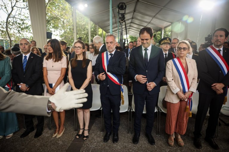 France commemorates the Vel d’Hiv roundup after a Paris plaque honoring rescuers is vandalized | iNFOnews.ca