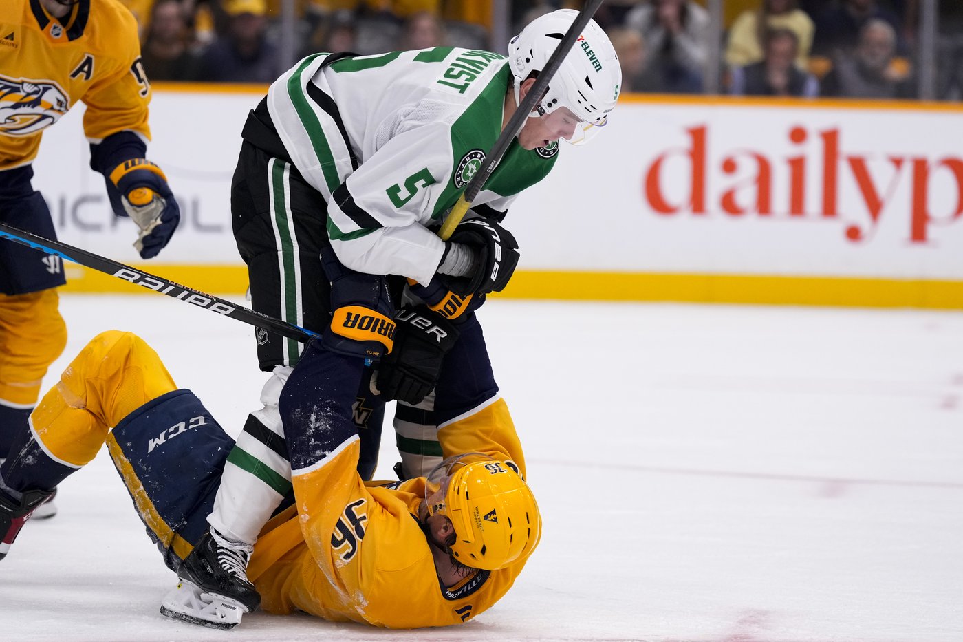 Dallas Stars score 4 goals in 5 shots to take down Predators 4-3 in both teams' season opener | iNFOnews.ca Dallas Stars score 4 goals in 5 shots to take down Predators 4-3 in both teams' season opener | iNFOnews.ca