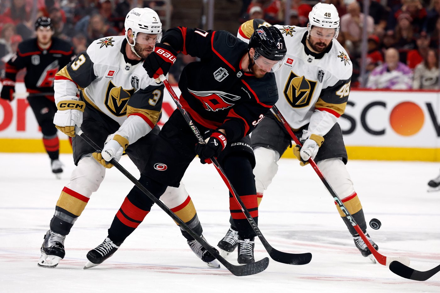 Tomas Hertl's late goal lifts Golden Knights past Hurricanes 5-4 to open Stanley Cup Final | iNFOnews.ca Tomas Hertl's late goal lifts Golden Knights past Hurricanes 5-4 to open Stanley Cup Final | iNFOnews.ca