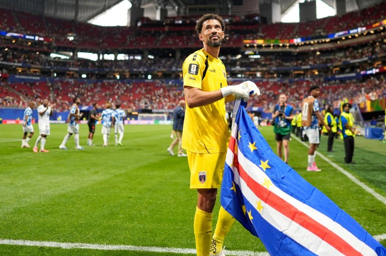 Cape Verde's Vozinha becomes an Instagram sensation thanks to his saves and a streamer's push | iNFOnews.ca