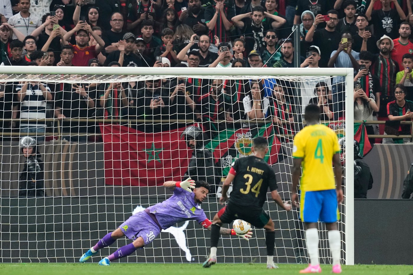 Mamelodi Sundowns win a second African Champions League title, beating FAR Rabat 2-1 on aggregate | iNFOnews.ca Mamelodi Sundowns win a second African Champions League title, beating FAR Rabat 2-1 on aggregate | iNFOnews.ca