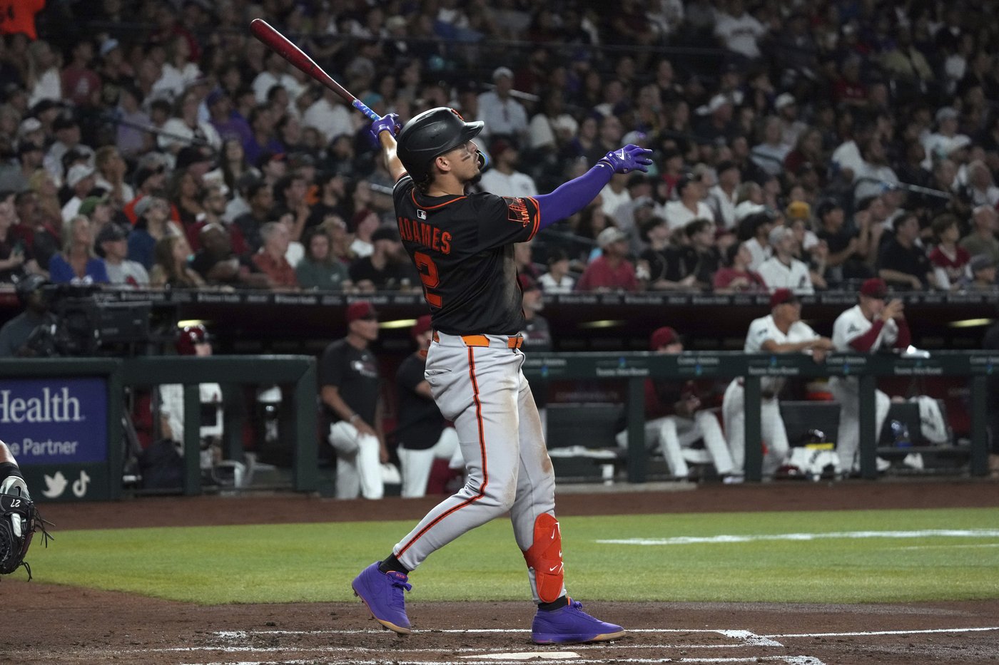 Robbie Ray throws a complete game, Giants beat Diamondbacks 7-2 to split 4-game series | iNFOnews.ca